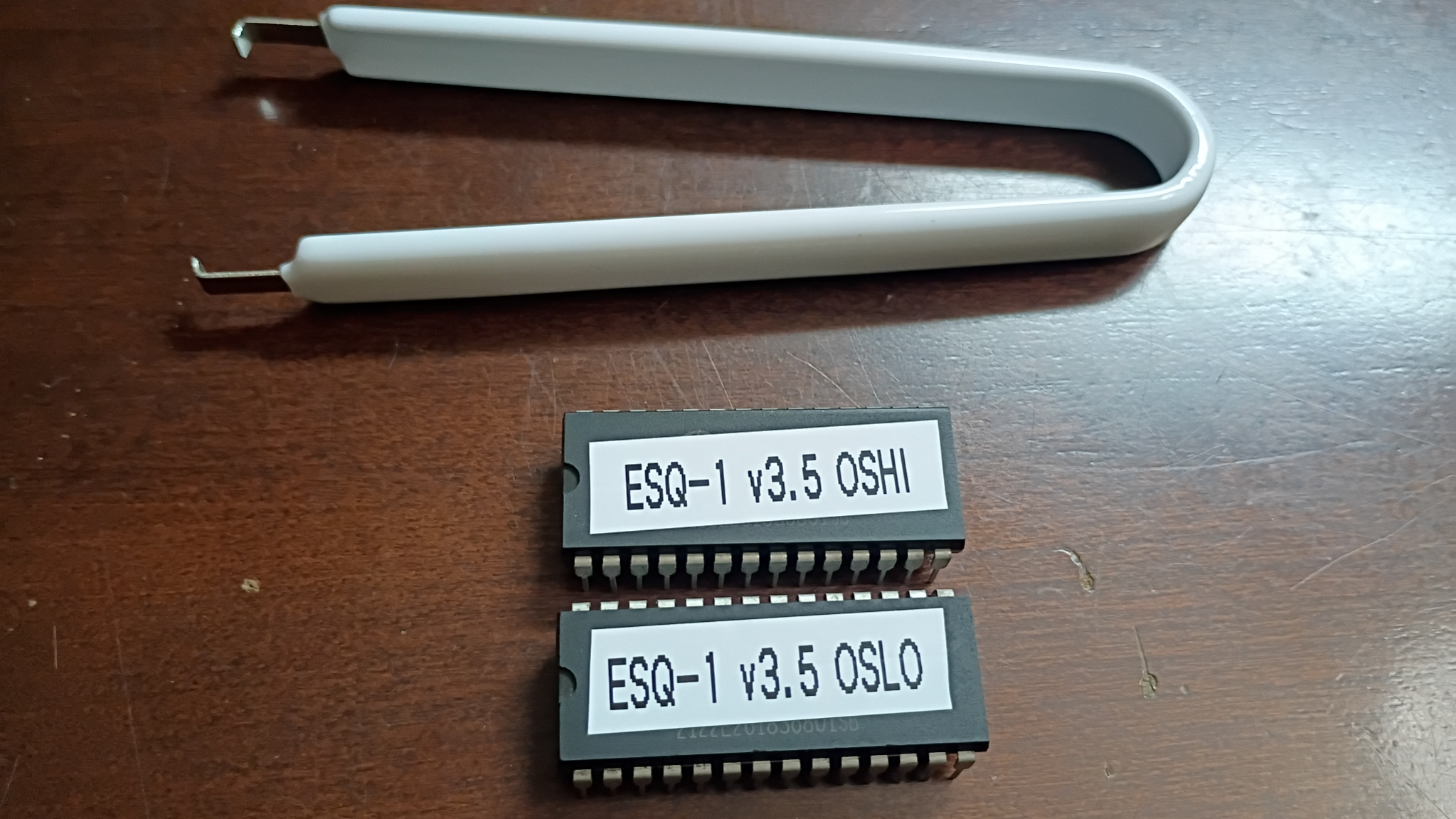 Ensoniq ESQ-1 Firmware Upgrade EPROM Chips plus Chip Puller Tool - v3.5